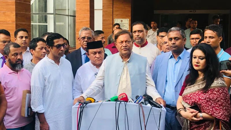 ‘সন্ত্রাসী গোষ্ঠীগুলো রোহিঙ্গা ক্যাম্প থেকে সদস্য সংগ্রহ করছে’