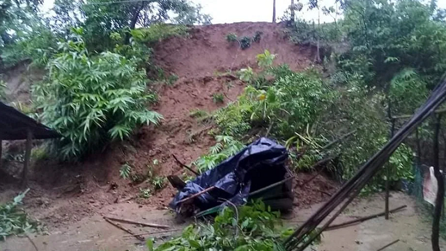 চট্টগ্রামে পাহাড় ধসে নিহত ৩