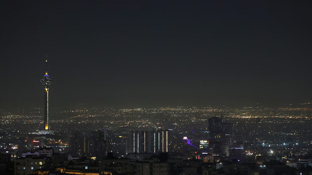 ইসরায়েলের হামলায় ইরানের ২ সেনা নিহত