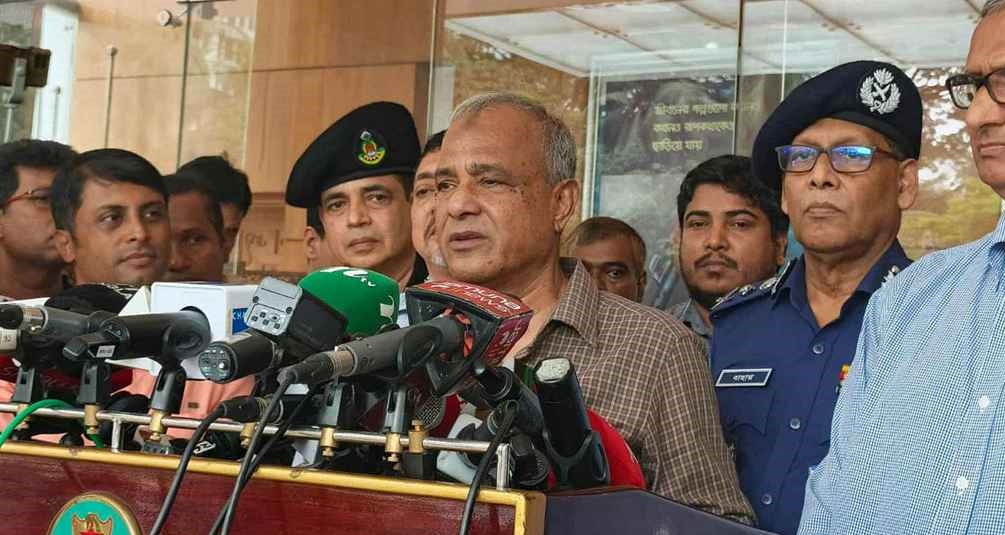 দেশের আইন-শৃঙ্খলা পরিস্থিতি খারাপের দিকে: স্বরাষ্ট্র উপদেষ্টা