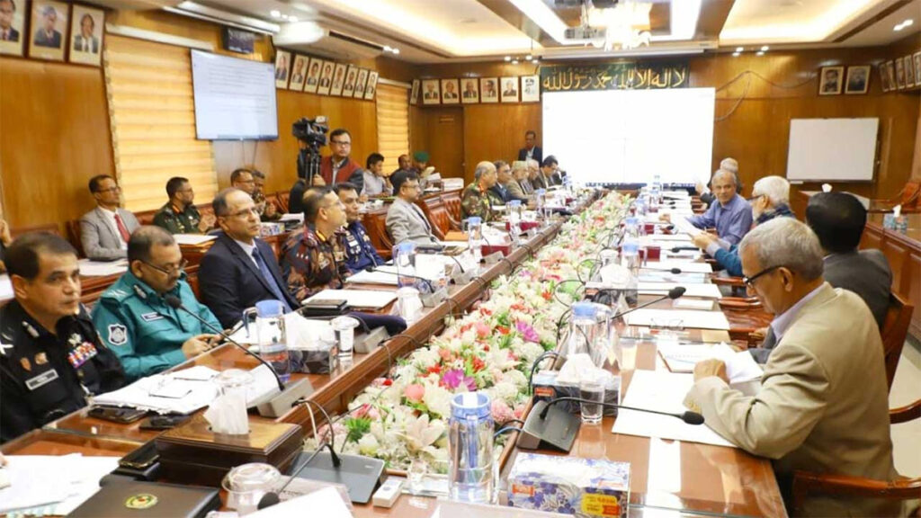 টহল বাড়িয়ে ছিনতাই কমিয়ে আনতে হবে: স্বরাষ্ট্র উপদেষ্টা