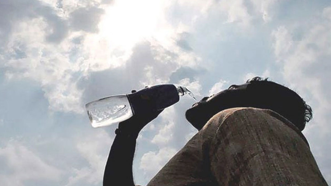 গরম নিয়ে দুঃসংবাদ, বৃষ্টি কবে জানাল আবহাওয়া অফিস