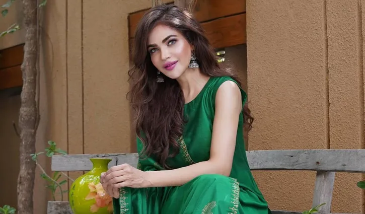 অভিনেত্রীর মরদেহ নিতে রাজি নন বাবা