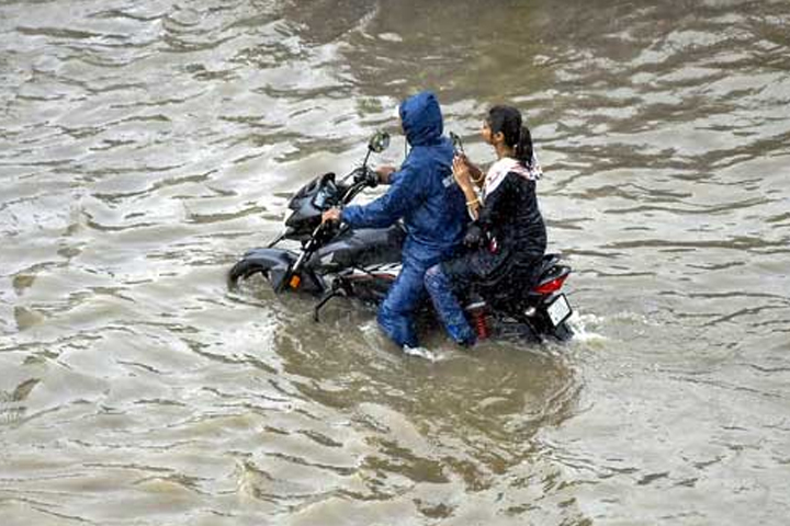 ভারতে প্রবল বৃষ্টিতে ছয় শিশুসহ নিহত ১৮