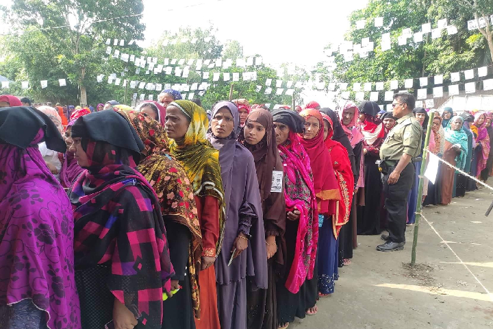 টাঙ্গাইলের চার ইউপিতে ভোট গ্রহণ চলছে