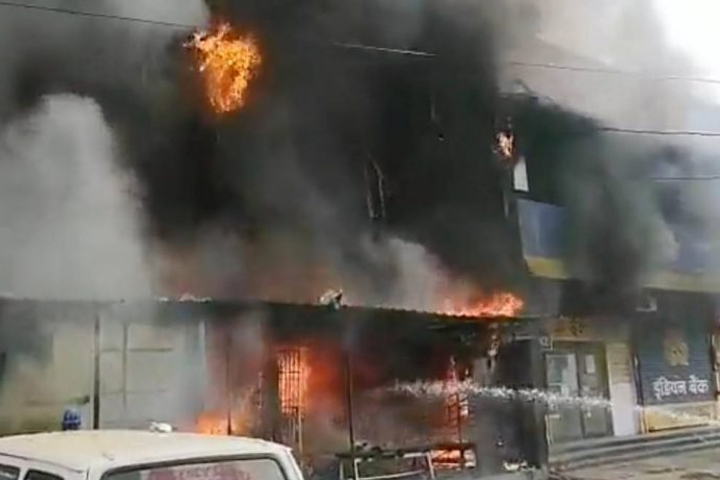 মধ্যপ্রদেশে হাসপাতালে অগ্নিকাণ্ডে নিহত ৮