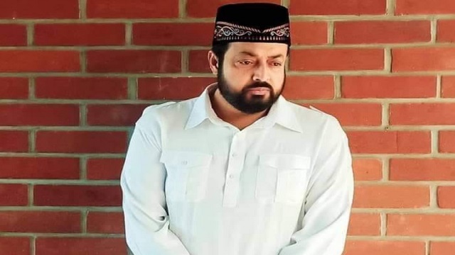 “প্লিজ পাঁচ ওয়াক্ত নামাজ পড়ার চেষ্টা করবেন” , ভক্তদের ওমর সানী