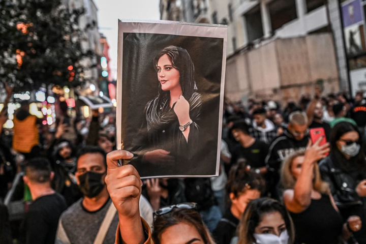 ইরানে হিজাববিরোধী বিক্ষোভে ৫০ জন নিহত : আইএইচআর