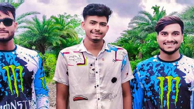 সড়ক দুর্ঘটনায় ৩ কলেজছাত্র নিহত