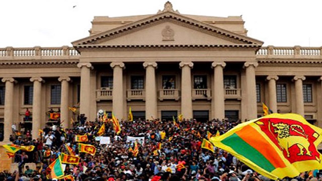 শ্রীলঙ্কায় প্রেসিডেন্টের ক্ষমতা কমছে, সংসদে বিল পাস