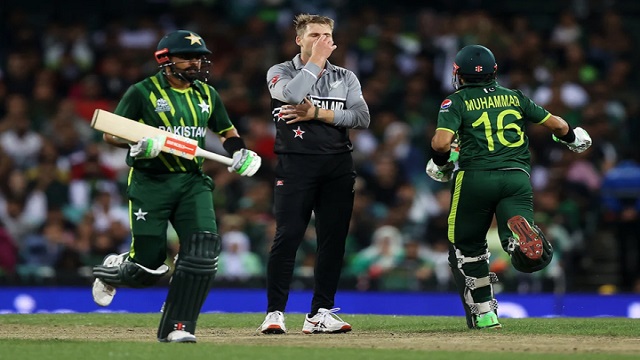 বাবর-রিজওয়ানের বীরত্বে ফাইনালে পাকিস্তান