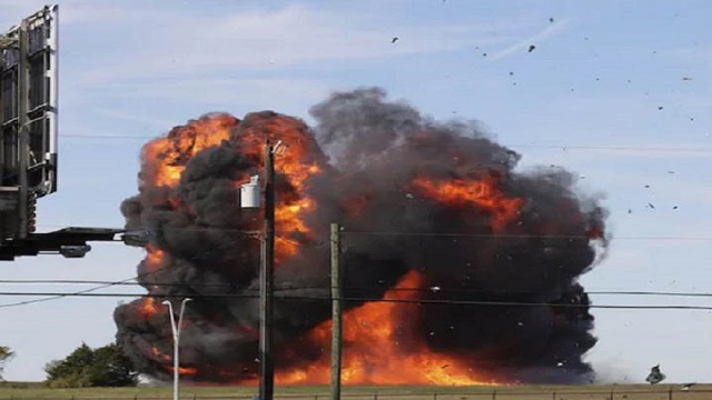 মাঝ আকাশে দুই প্লেনের সংঘর্ষে নিহত ৬