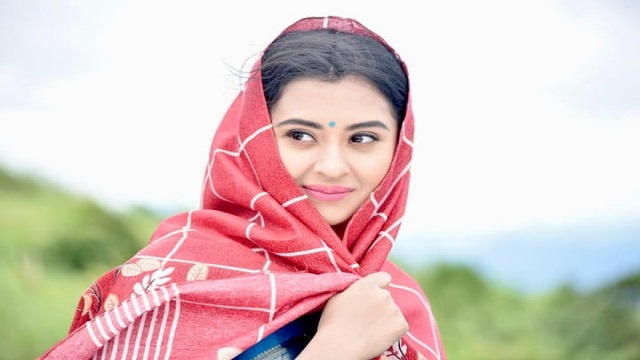 বুবলীর নতুন পোস্ট ঘিরে নেটদুনিয়ায় তোলপাড়!