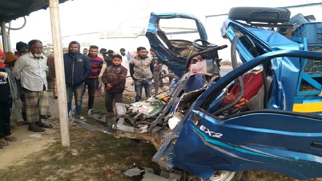 বাস-পিকআপ মুখোমুখি সংঘর্ষ, নিহত ৩