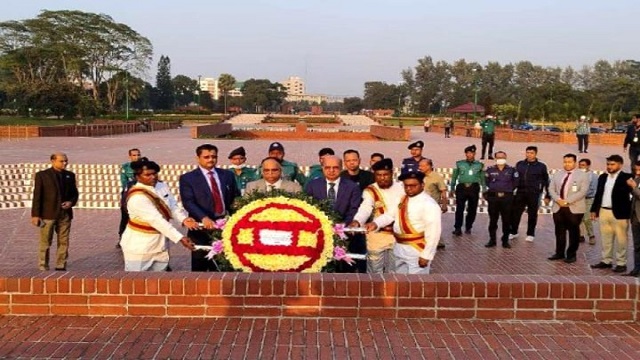 জাতীয় স্মৃতিসৌধে নতুন ৩ বিচারকের শ্রদ্ধা