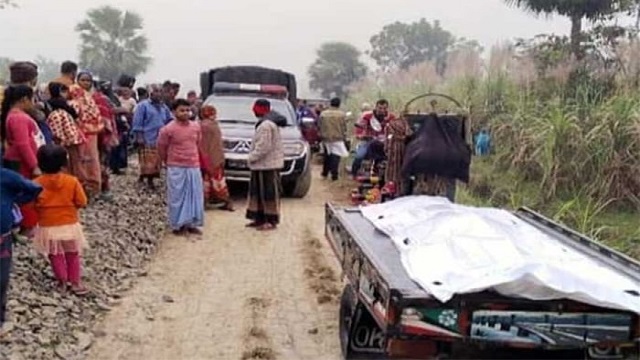 ট্রাকের ধাক্কায় প্রাইভেটকারের ৩ যাত্রী নিহত