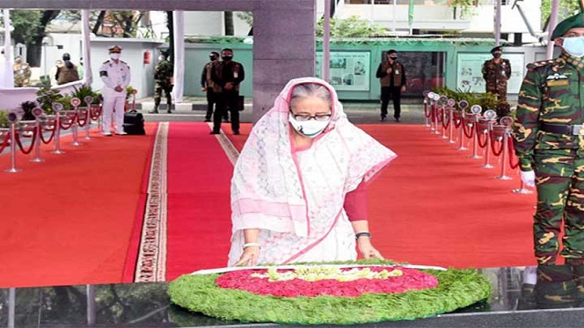 বঙ্গবন্ধুর প্রতিকৃতিতে প্রধানমন্ত্রীর শ্রদ্ধা