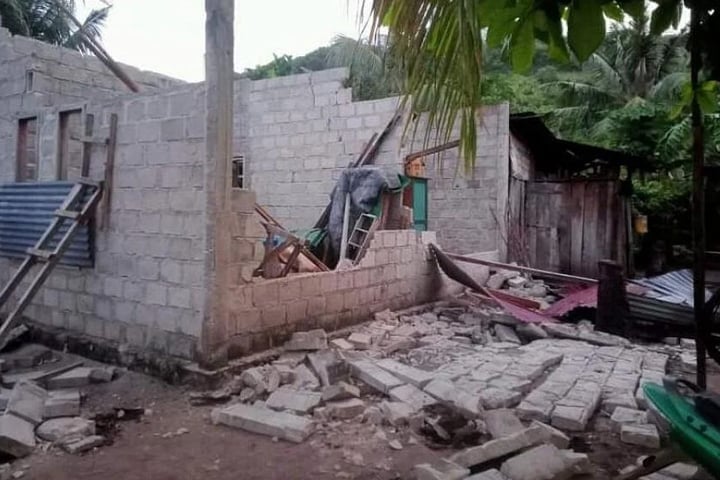 ইন্দোনেশিয়ায় ৭.৬ মাত্রার ভূমিকম্প