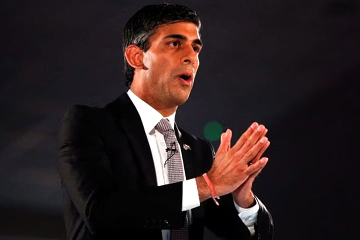 সিটবেল্ট না বাঁধায় ব্রিটিশ প্রধানমন্ত্রীকে জরিমানা