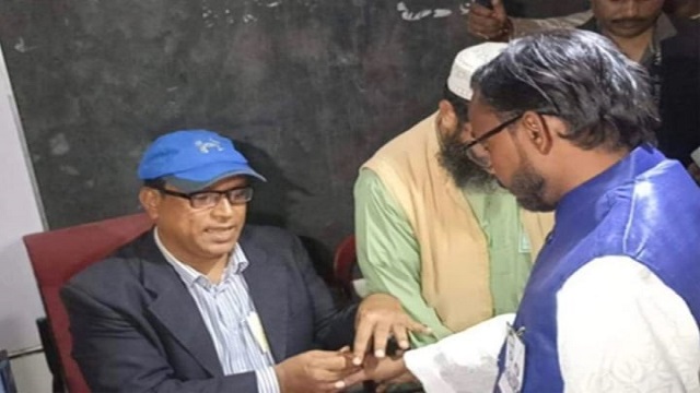 ভোট দিলেন স্বতন্ত্র প্রার্থী হিরো আলম
