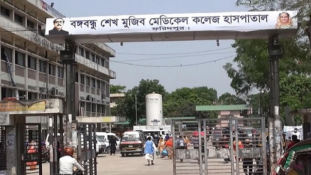 অ্যালকোহল পানে ২ জনের মৃত্যু