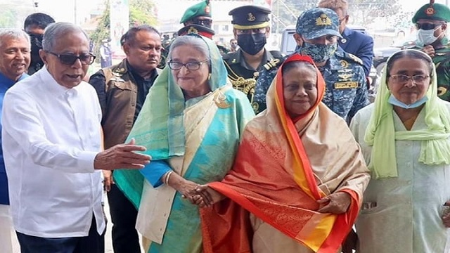 রাষ্ট্রপতির বাড়িতে ১৫ পদের মাছে প্রধানমন্ত্রীকে আপ্যায়ন