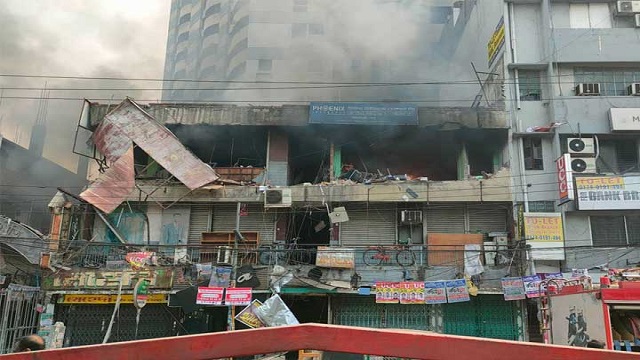 সায়েন্সল্যাবে বিস্ফোরণ : হাসপাতালে ১২, নিহত ৩