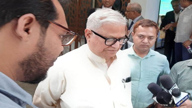 ‘ব্যাংক বন্ধ করে দেওয়ার পর্যায়ে আসেনি বাংলাদেশ’