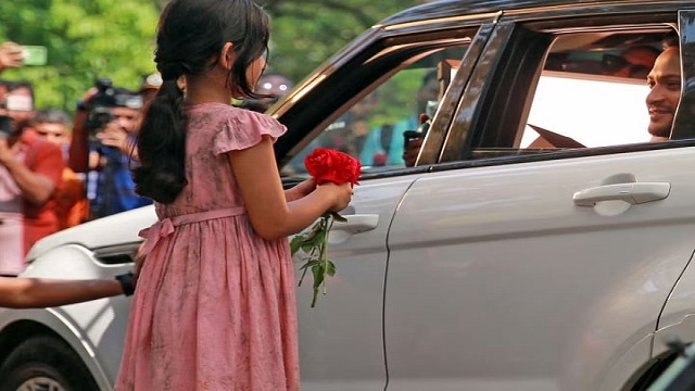 সিরিজের ফাঁকে বিজ্ঞাপনের শুটিংয়ে সাকিব