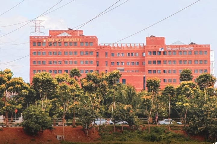 বাড্ডায় বিশ্ববিদ্যালয় ছাত্রীকে কুপিয়ে মোবাইল ছিনতাই