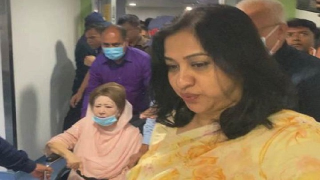 হাসপাতাল থেকে বাসায় ফিরলেন খালেদা জিয়া