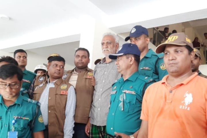 প্রাইভেটকারে পালানোর চেষ্টা করছিল চাঁদ : পুলিশ