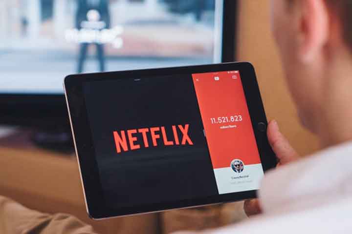 নেটফ্লিক্সে বন্ধ হচ্ছে পাসওয়ার্ড শেয়ারিং