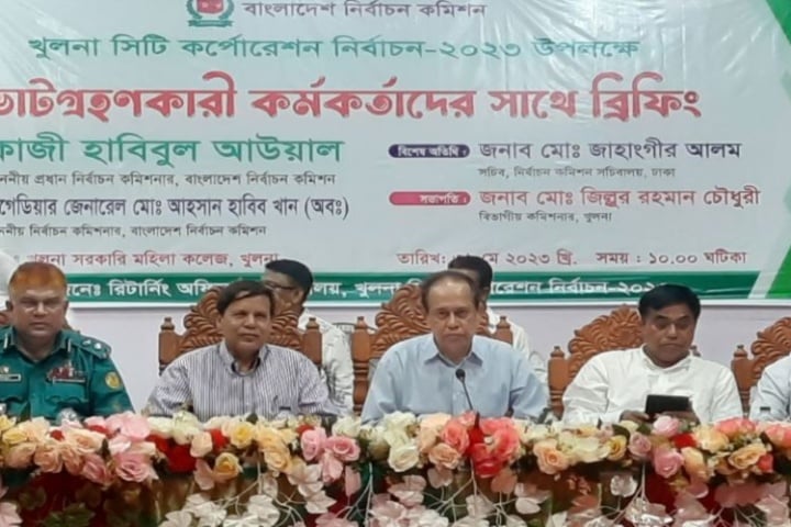 প্রিসাইডিং কর্মকর্তা চাইলে ভোটগ্রহণ বন্ধ করতে পারে : সিইসি