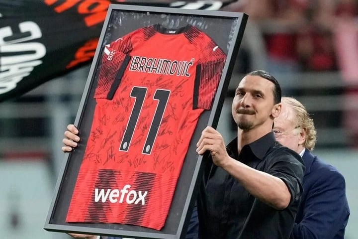 ফুটবলকে বিদায় জানিয়ে দিলেন ‘সুপারম্যান’ ইব্রাহিমোভিচ