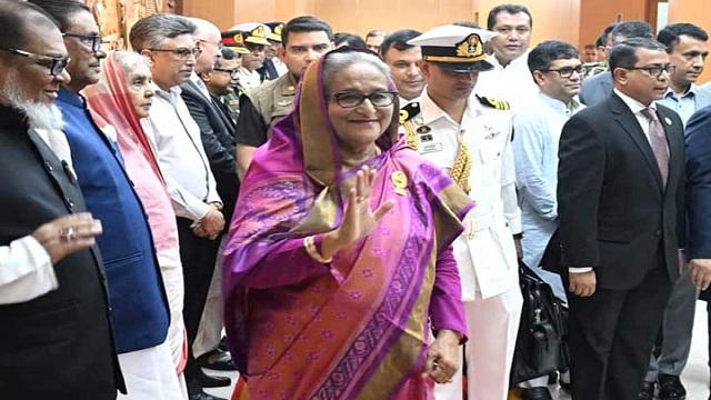 সুইজারল্যান্ডের উদ্দেশ্যে ঢাকা ছাড়লেন প্রধানমন্ত্রী