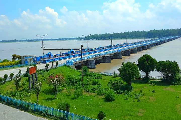 বাড়ছে তিস্তার পানি, খুলে দেওয়া হয়েছে ব্যারেজের ৪৪ গেট