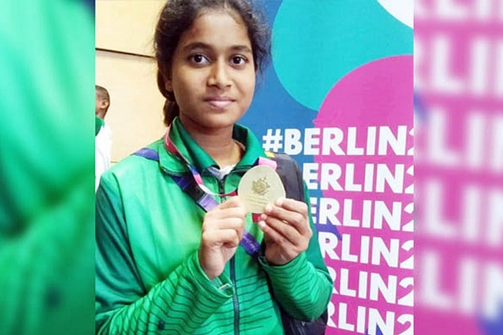 অলিম্পিকে স্বর্ণপদক জয় বাকপ্রতিবন্ধী মহিমার