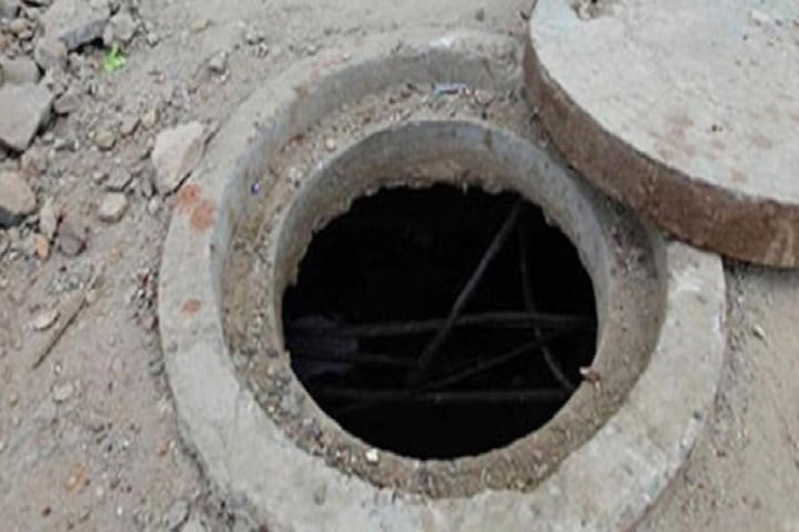 সেপটিক ট্যাংকে নেমে ২ জনের মৃত্যু