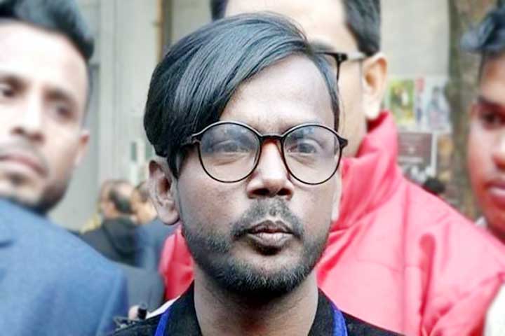 হঠাৎ ডিবি কার্যালয়ে হিরো আলম