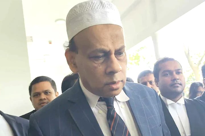 ক্ষমা চেয়ে অভিযোগ থেকে অব্যাহতি পেলেন কক্সবাজারের জেলা জজ