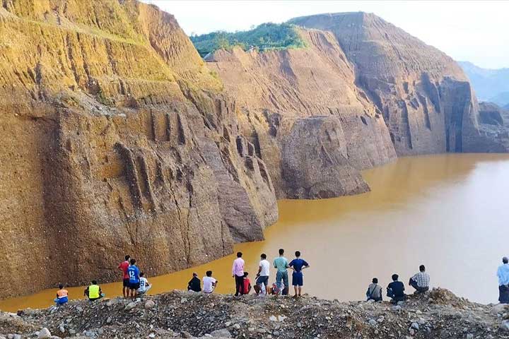 মিয়ানমারে পাথর খনিতে ধস, নিহত ২৫
