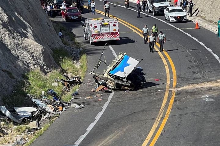 মেক্সিকোতে ট্রেলার-বাস সংঘর্ষ, নিহত ১৬