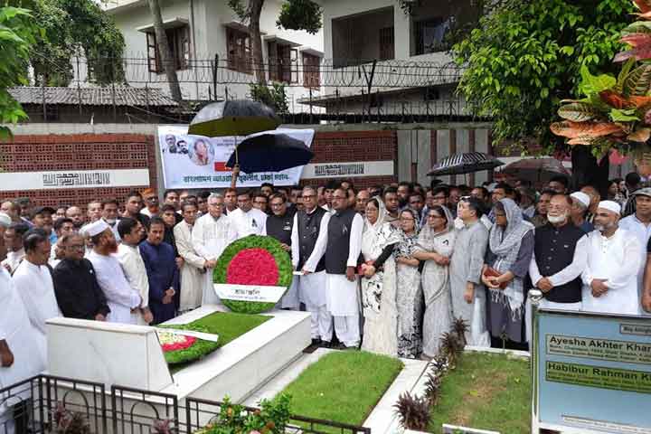 আইভি রহমানের সমাধিতে আওয়ামী লীগের শ্রদ্ধা