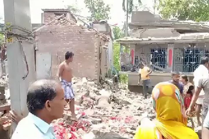 পশ্চিমবঙ্গে অবৈধ বাজি কারখানায় ভয়াবহ বিস্ফোরণ, নিহত ১০