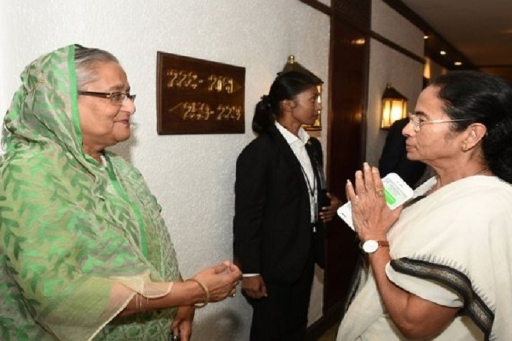 রাষ্ট্রপতির নৈশভোজে থাকবেন হাসিনা ও মমতা
