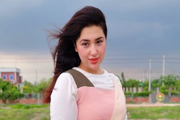 আবেগঘন স্ট্যাটাসে যা লিখলেন অপু বিশ্বাস