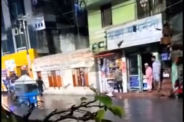 রাজধানীতে বিদ্যুৎস্পৃষ্ট হয়ে ৪ জনের মৃত্যু