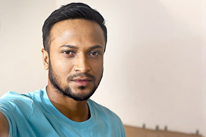 ‘এই মুখ আর দেখাব না’