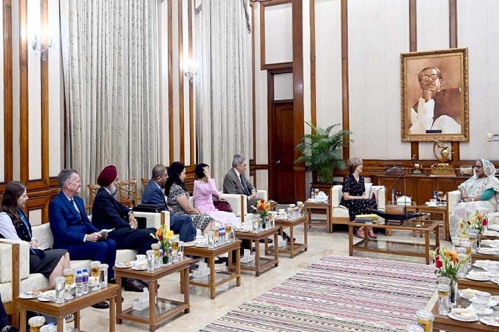 প্রধানমন্ত্রীর সঙ্গে বৈঠকে বসেছে মার্কিন প্রতিনিধি দল